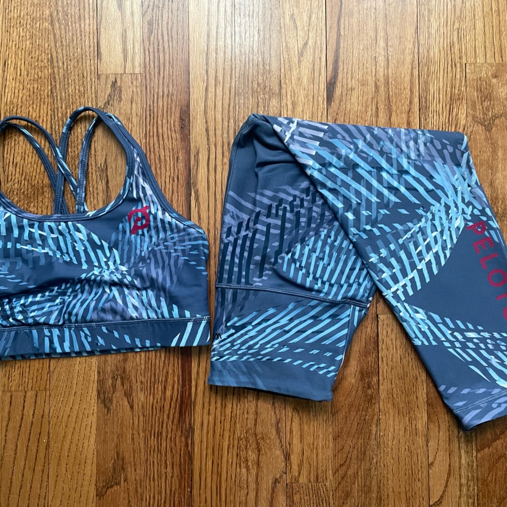 Peloton bundle, 6 MEDIUM items!!